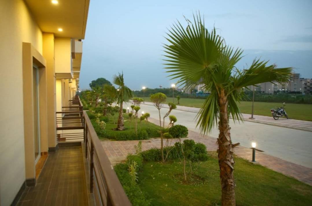 Anand Citrine & Hotel