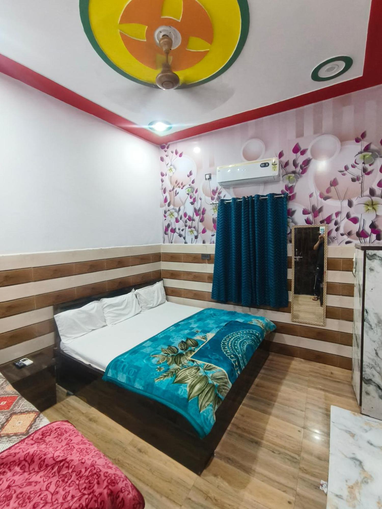 Guest house K D Dham Near Prem Mandir Iskcon Temple *