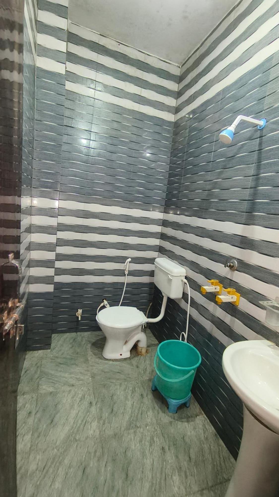 Guest house K D Dham Near Prem Mandir Iskcon Temple