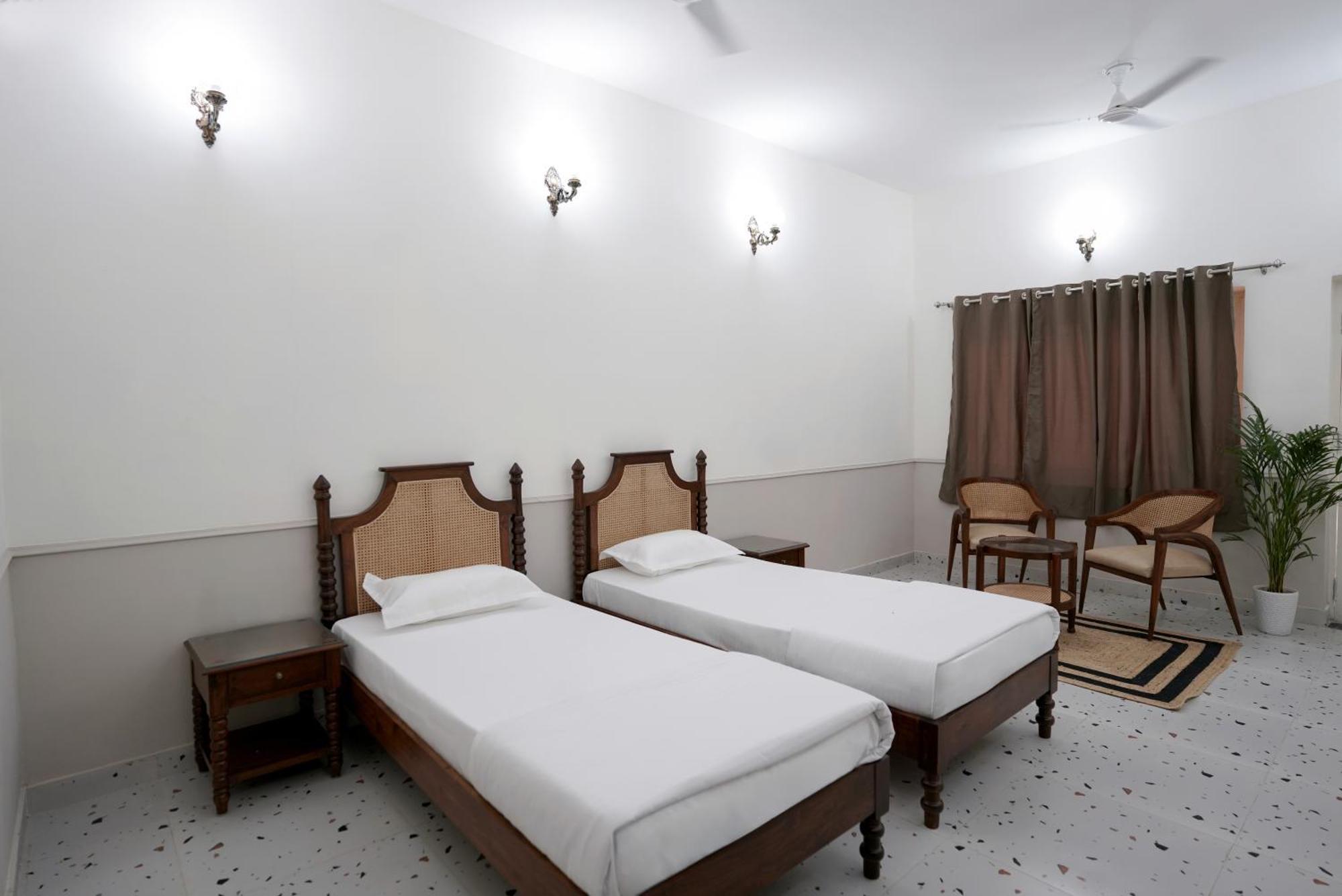 Shree Krishna Bhakti Ashram Guest house *