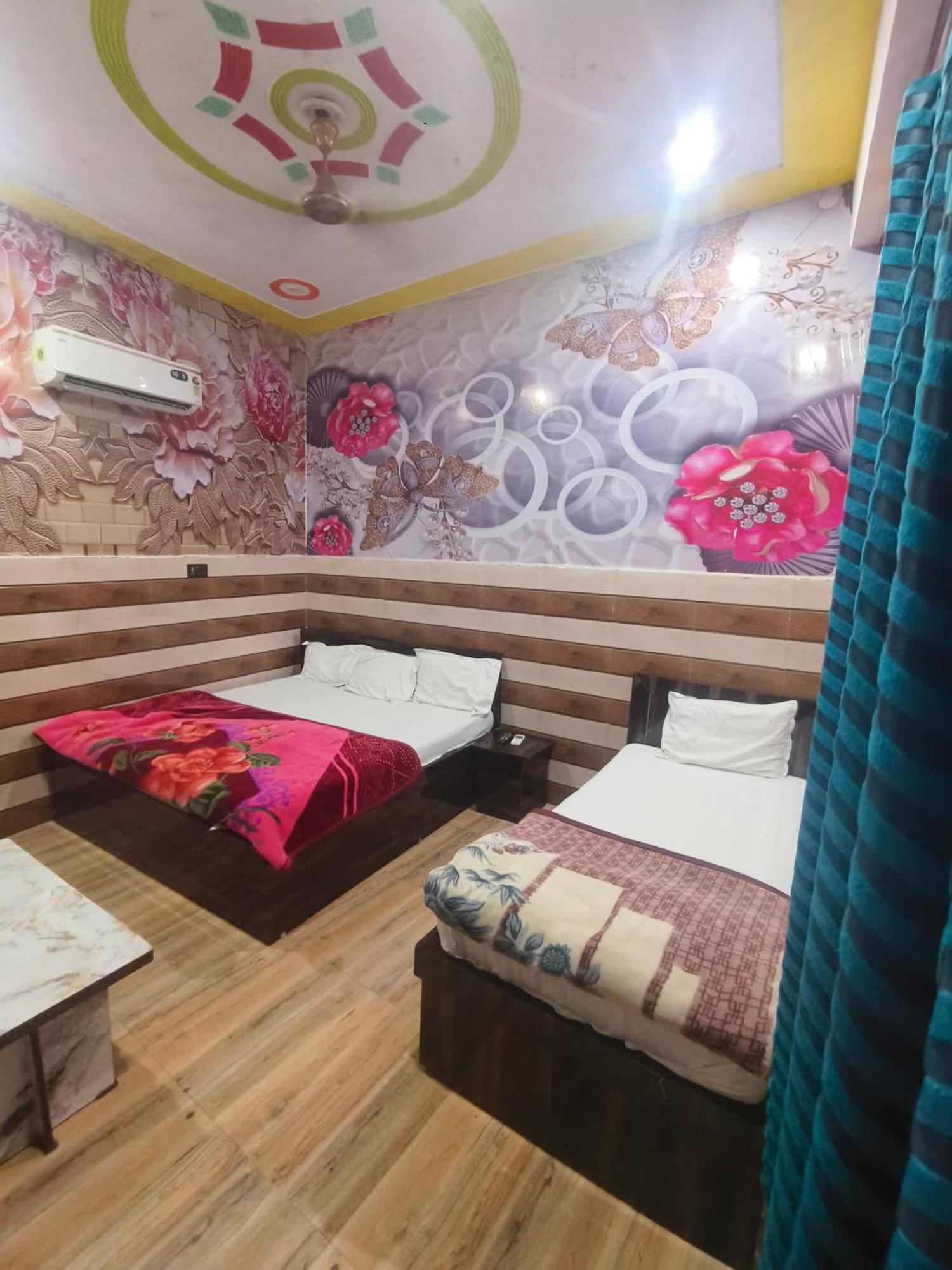 Guest house K.d.dham-near Prem Mandir *