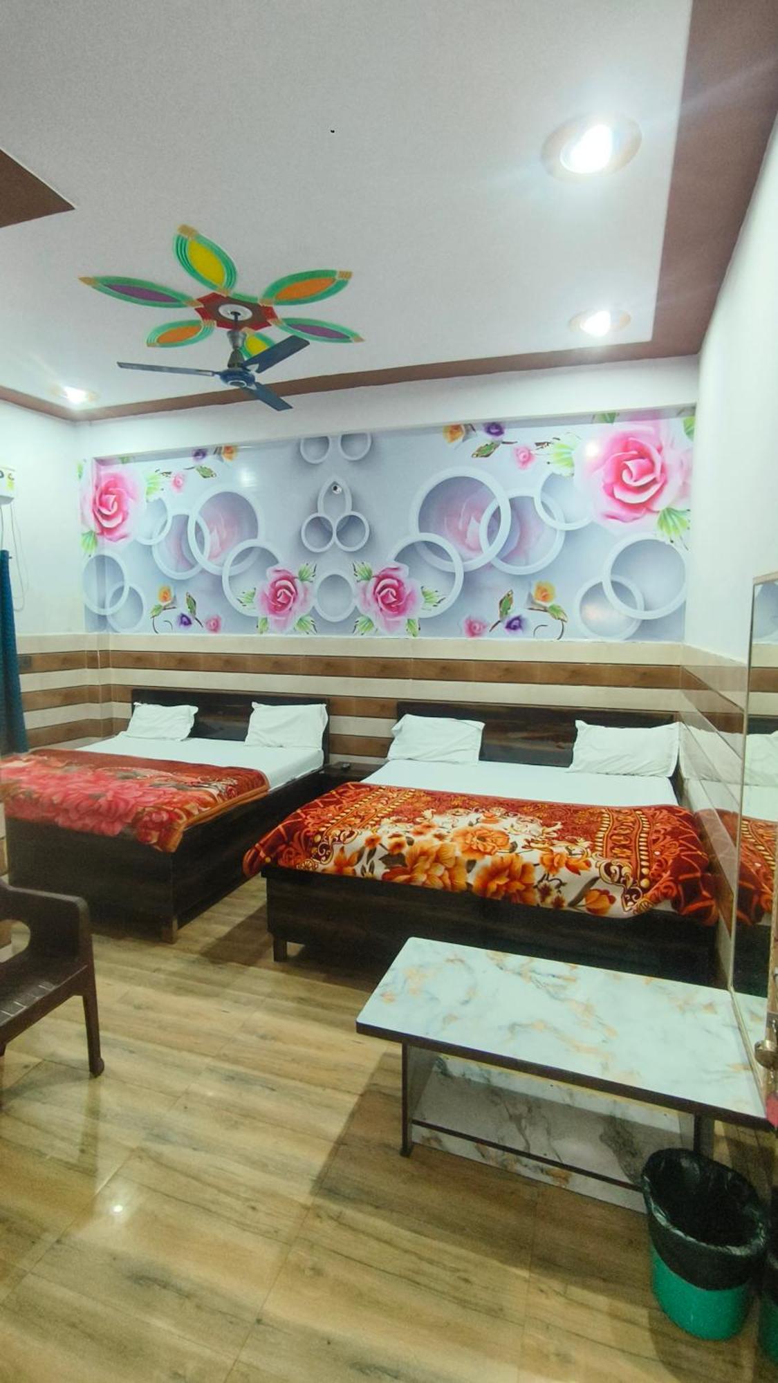 Guest house K.d.dham-near Prem Mandir *