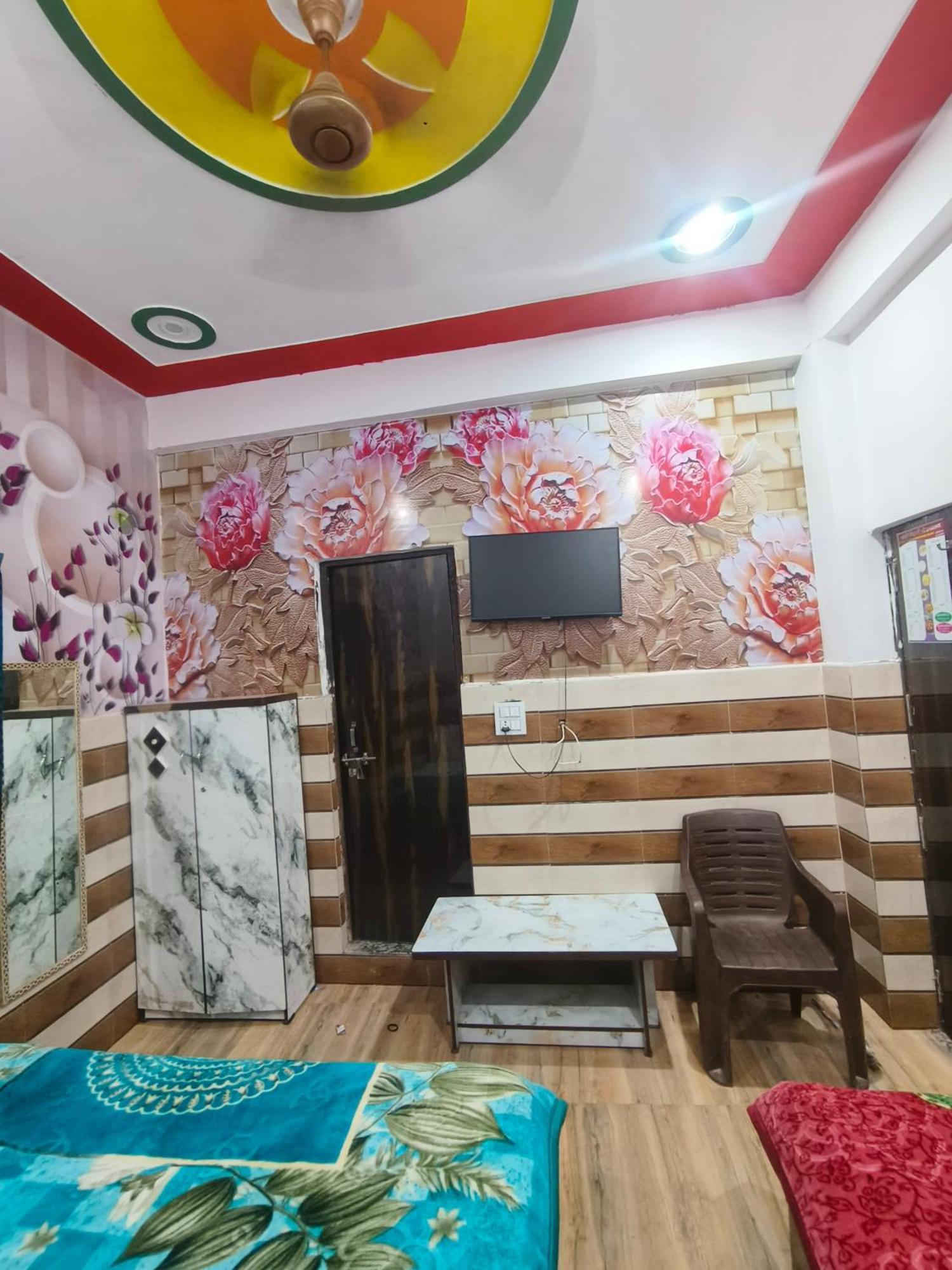 Guest house K.d.dham-near Prem Mandir
