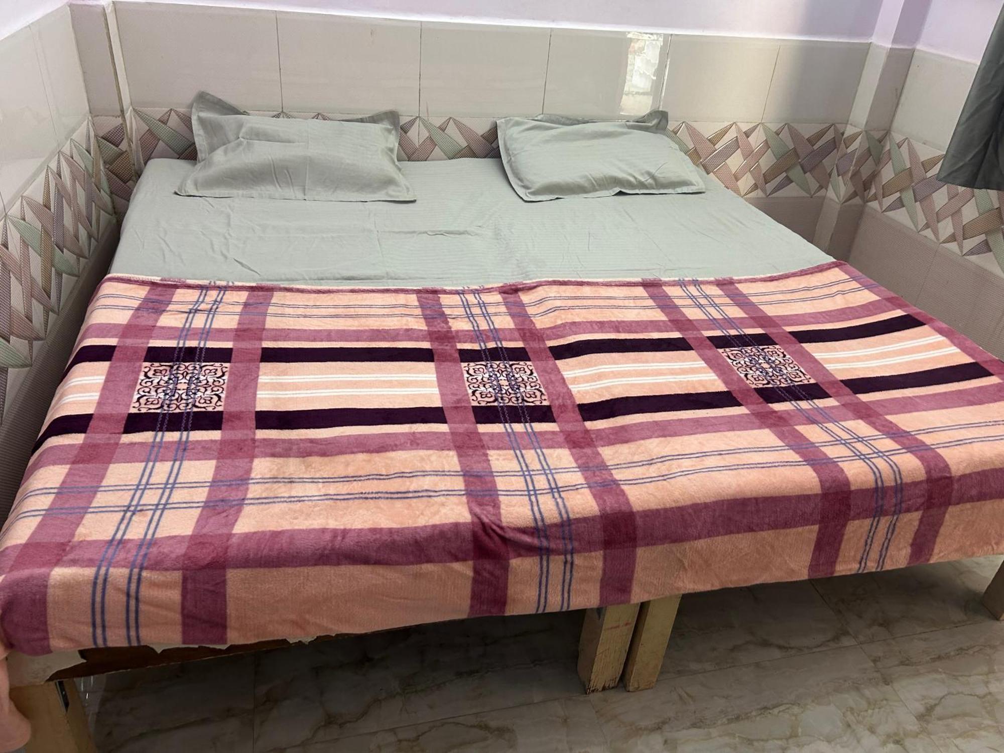 Shri Sai Seva Sadan Vrindavan