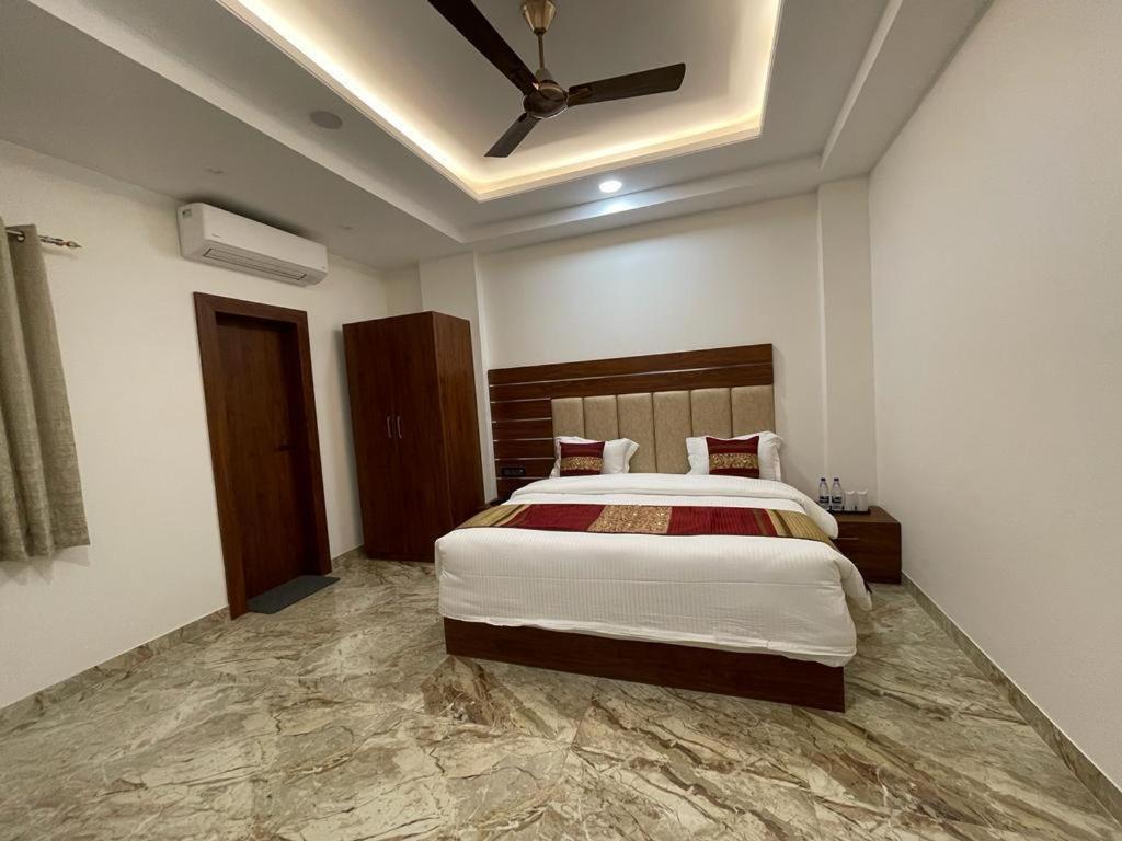 Hotel Guru Kripa Sadan Vrindavan