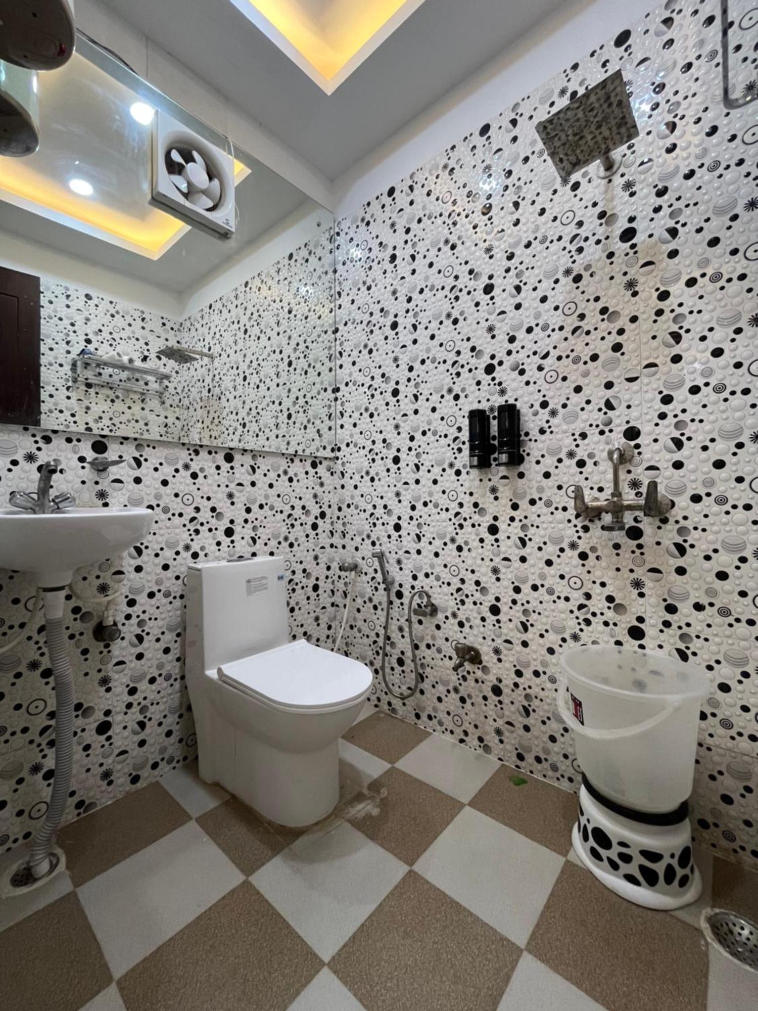 Hotel Mango Tree, Vrindavan
