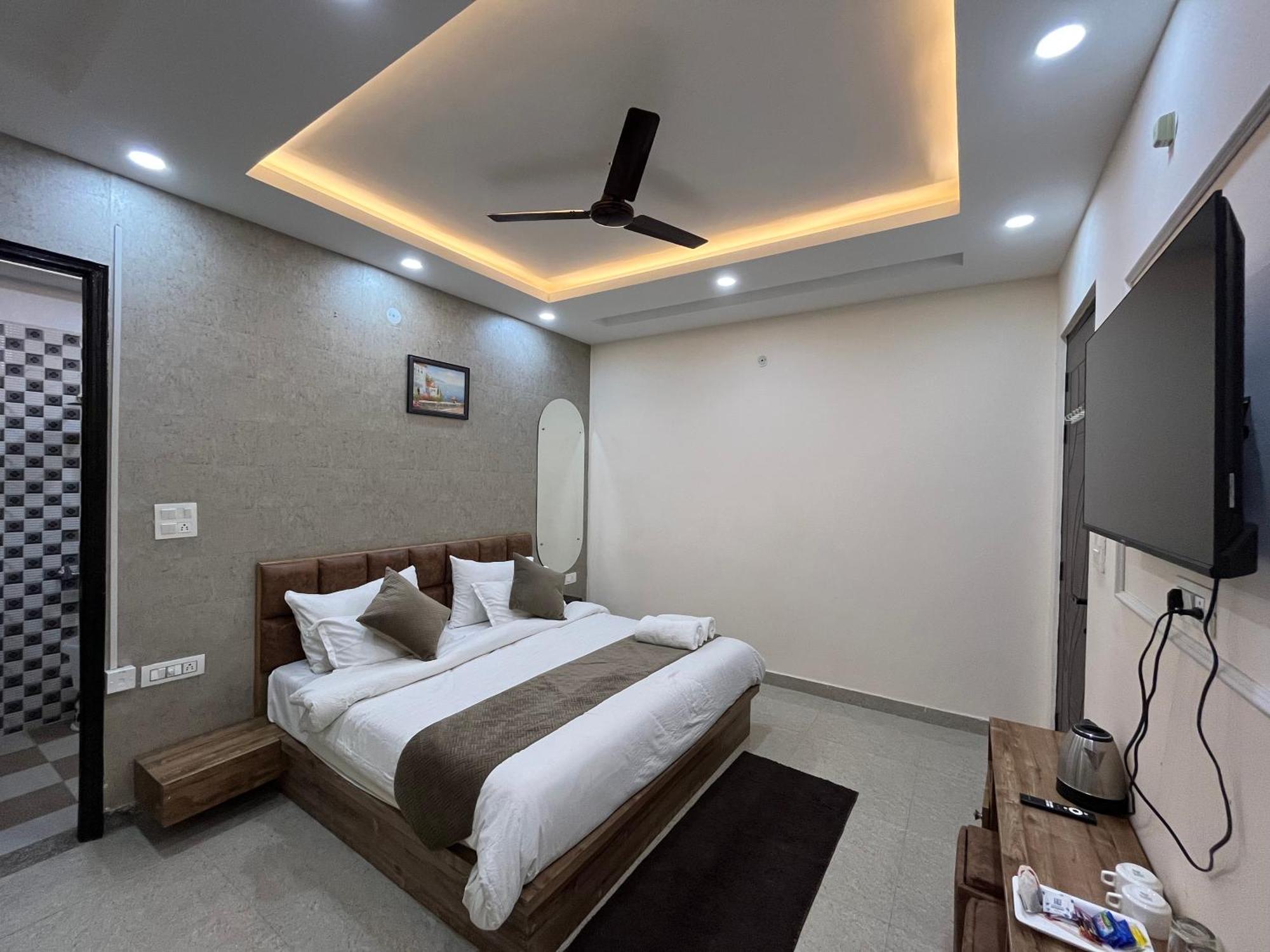 Mango Tree, Hotel 3*