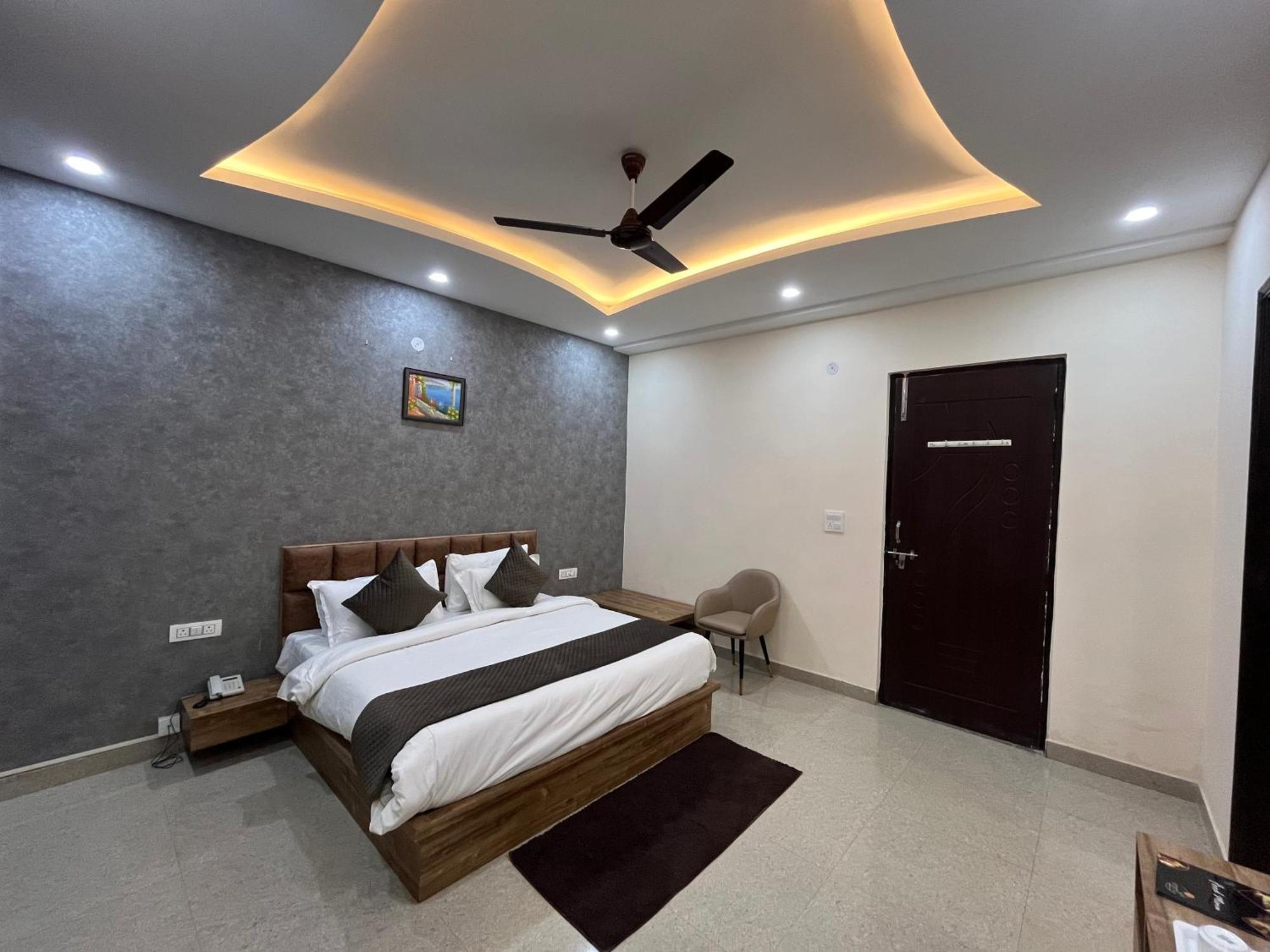 Mango Tree, Hotel 3*