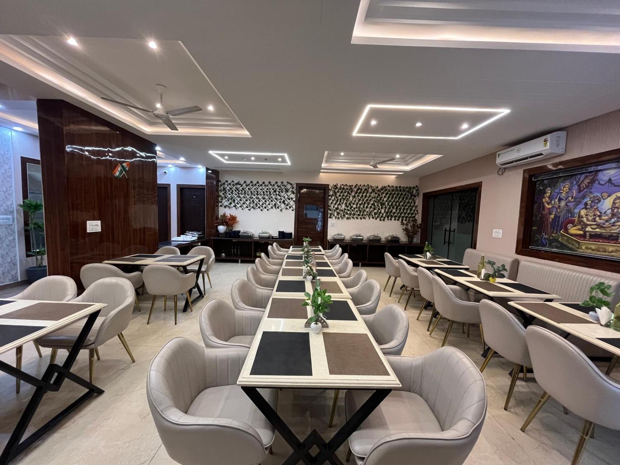 Hotel Mango Tree, Vrindavan