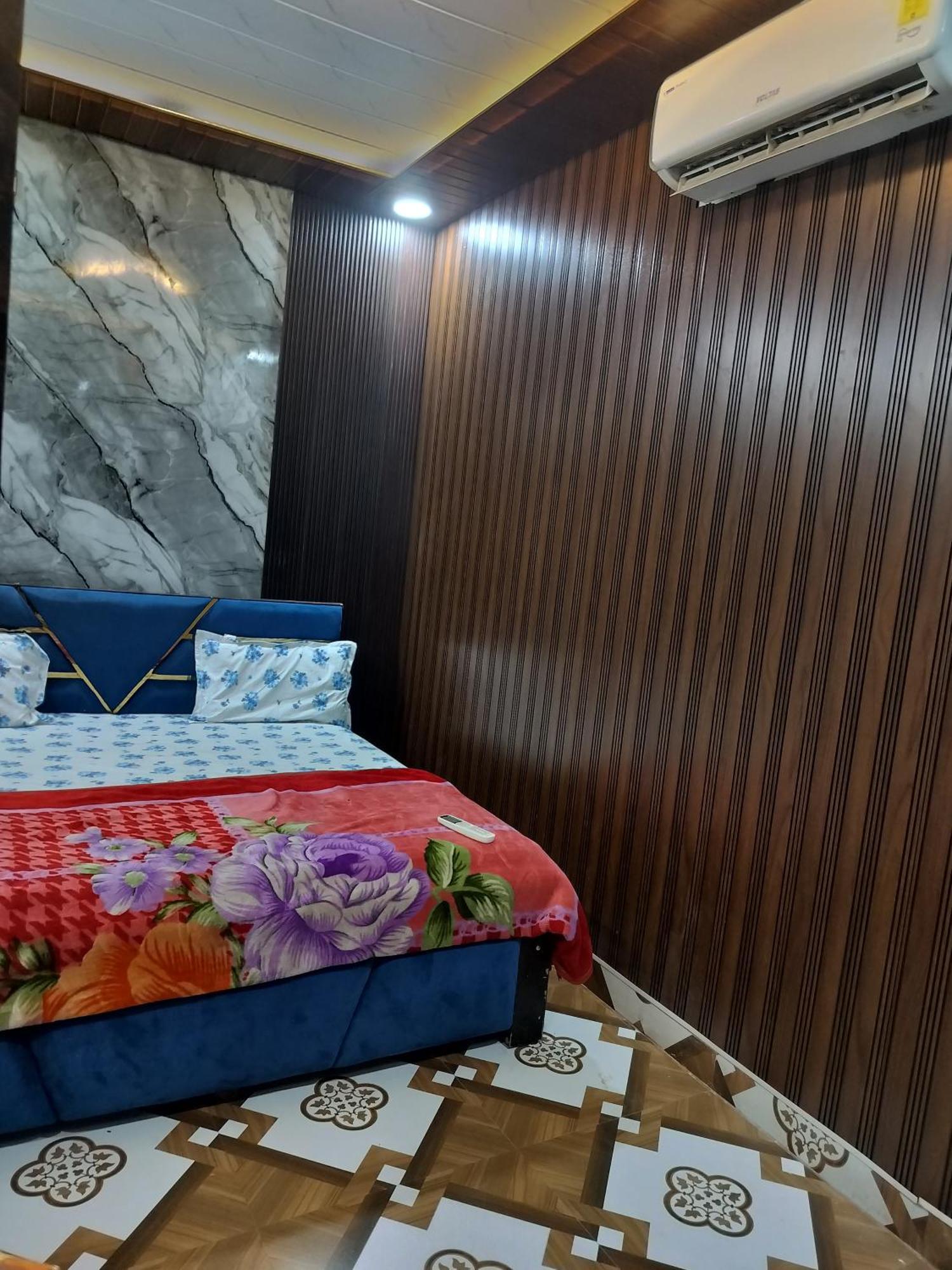 Shree Kunj Bihari Dham Guest house *