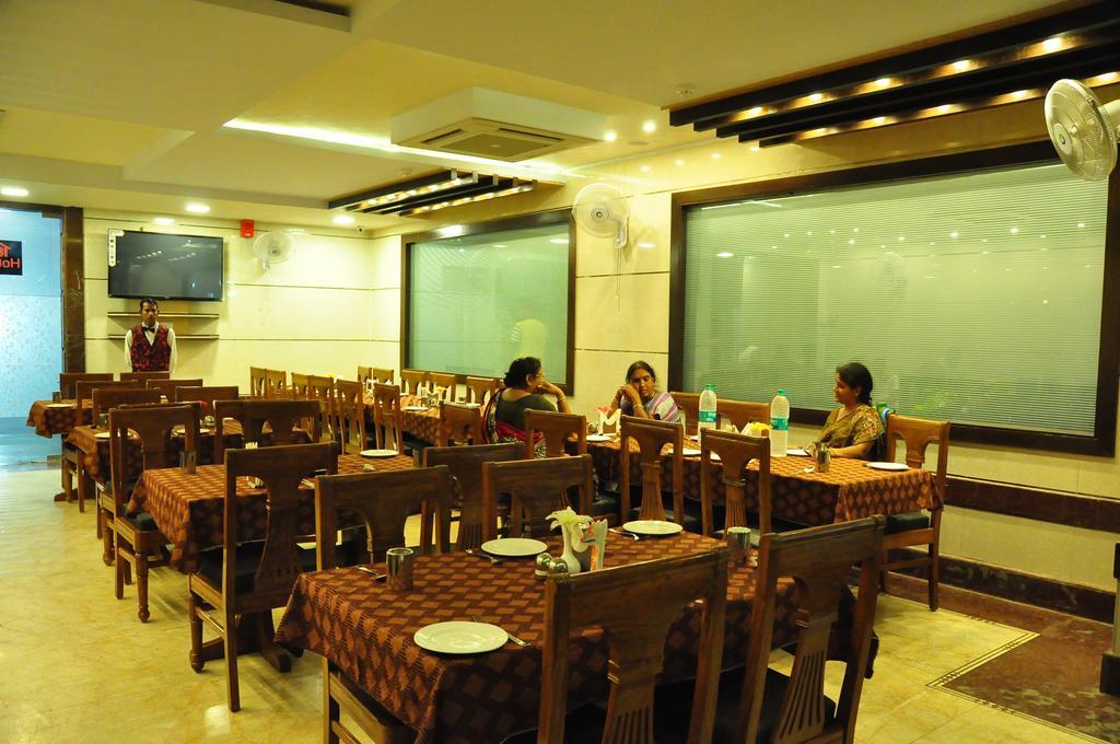 Basera Brij Bhoomi Hotel 2*