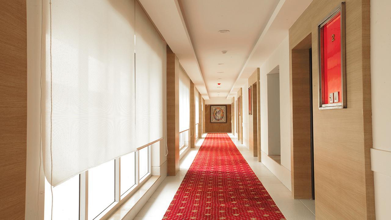 Hotel Santosh Dham 3*
