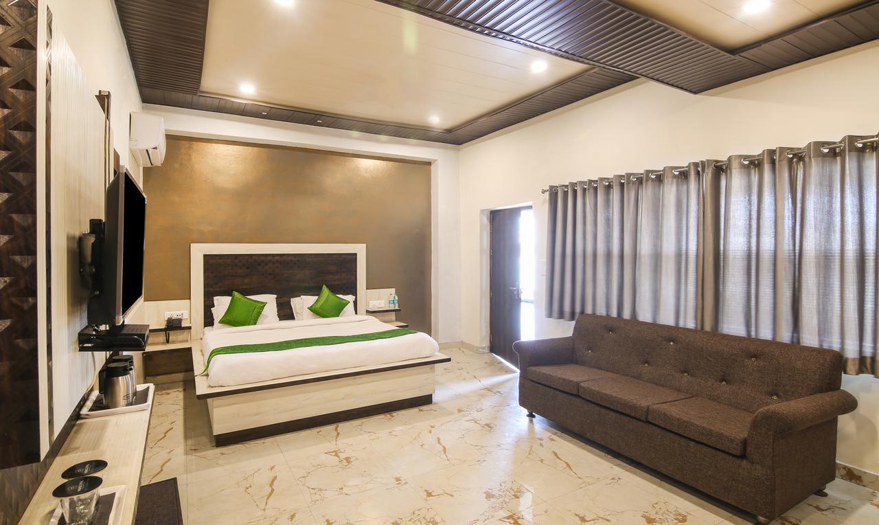 Hotel Yashogopal Resortico Vrindavan