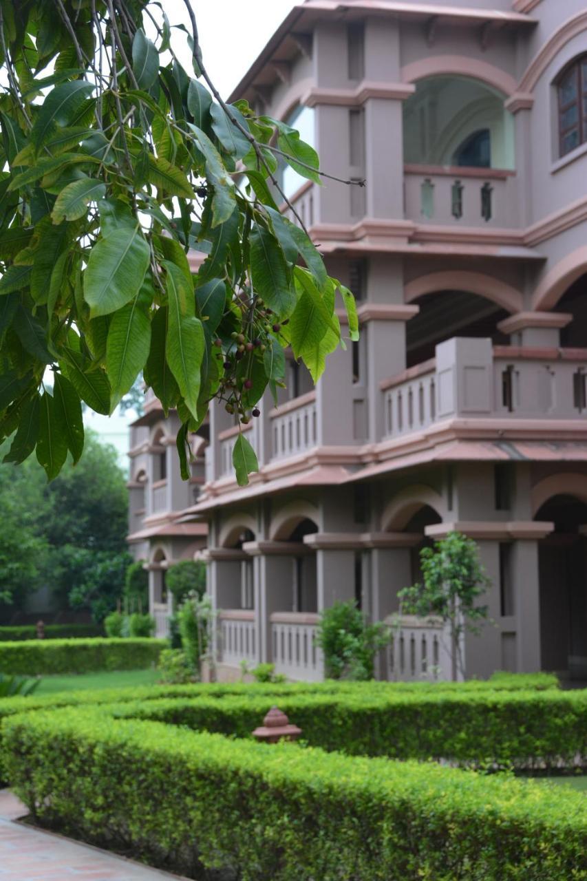Mvt & Restaurant Hotel Vrindavan