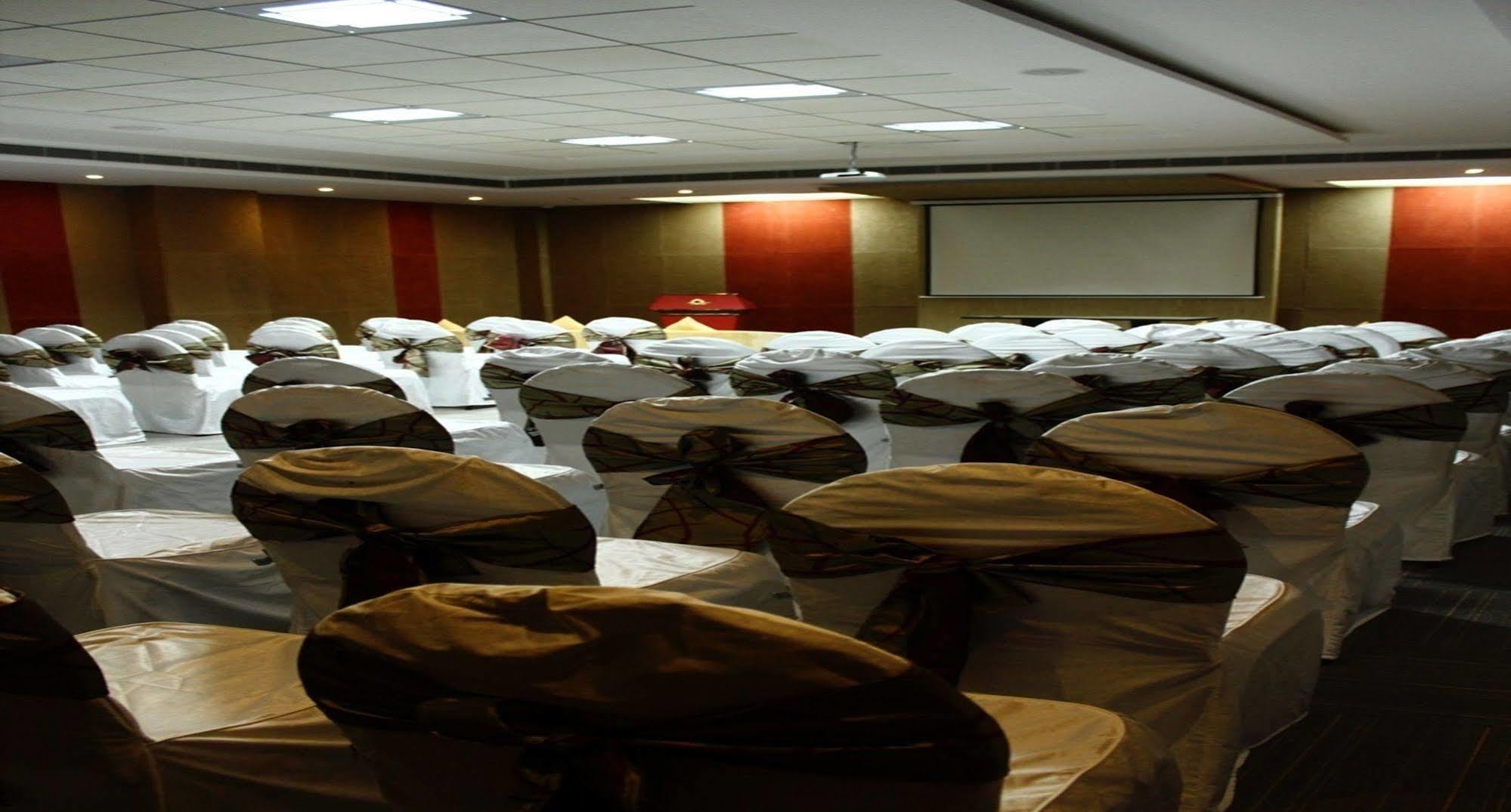 Nidhivan Sarovar Portico 4* Vrindavan