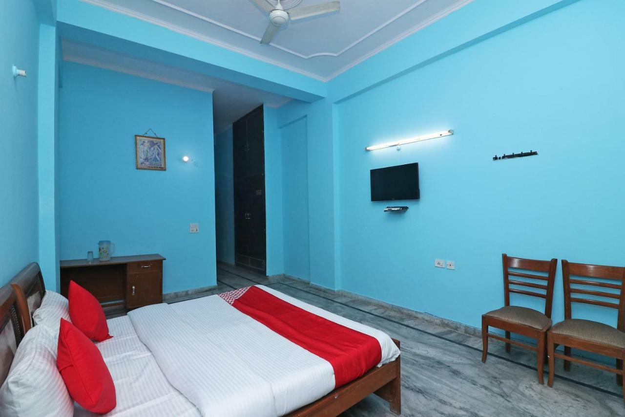 Hotel Oyo 38109 Braj Yatra Dham 3*