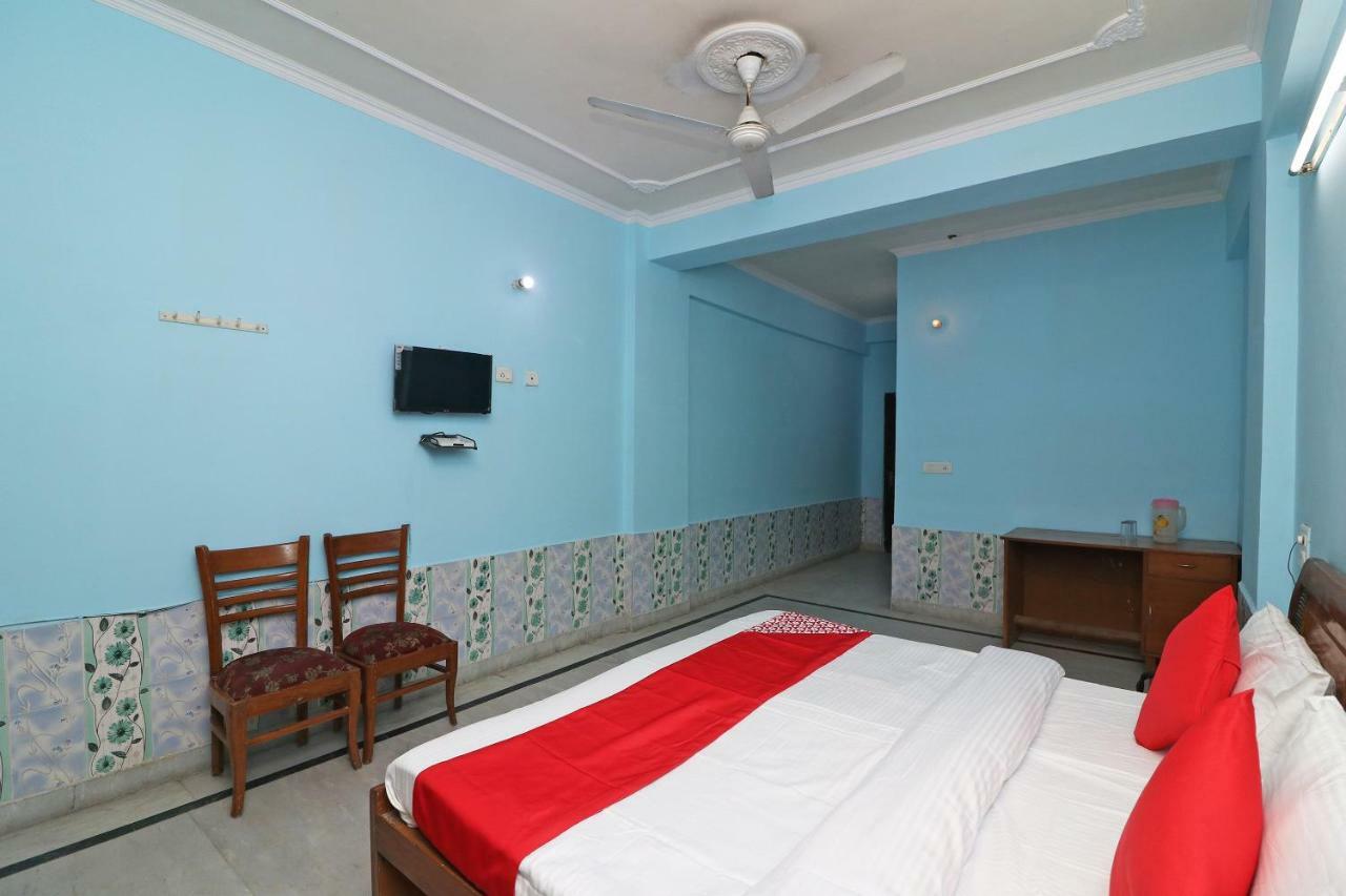 Hotel Oyo 38109 Braj Yatra Dham 3*