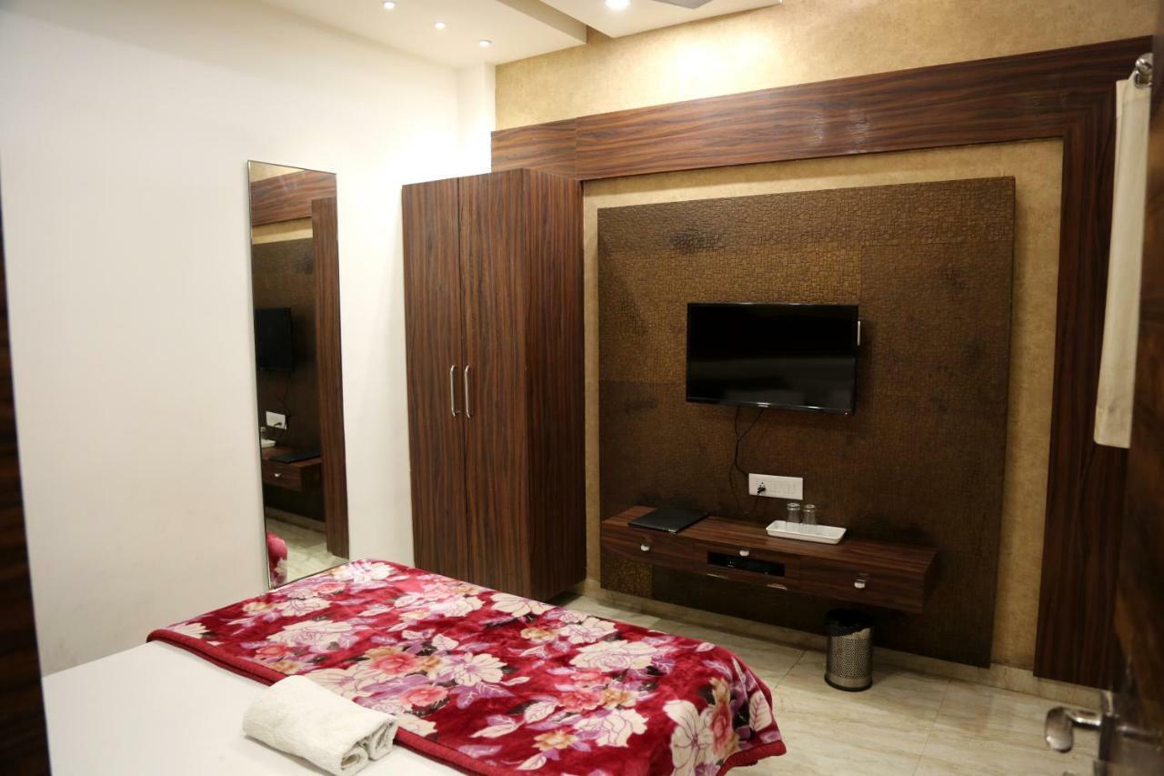 Shree Anand Dham Hotel 3*