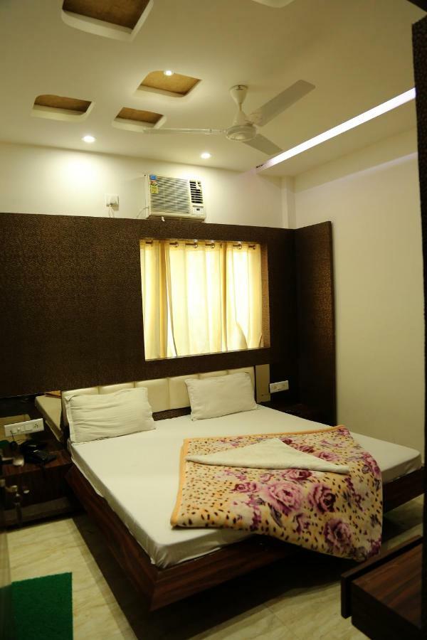 Shree Anand Dham 3*