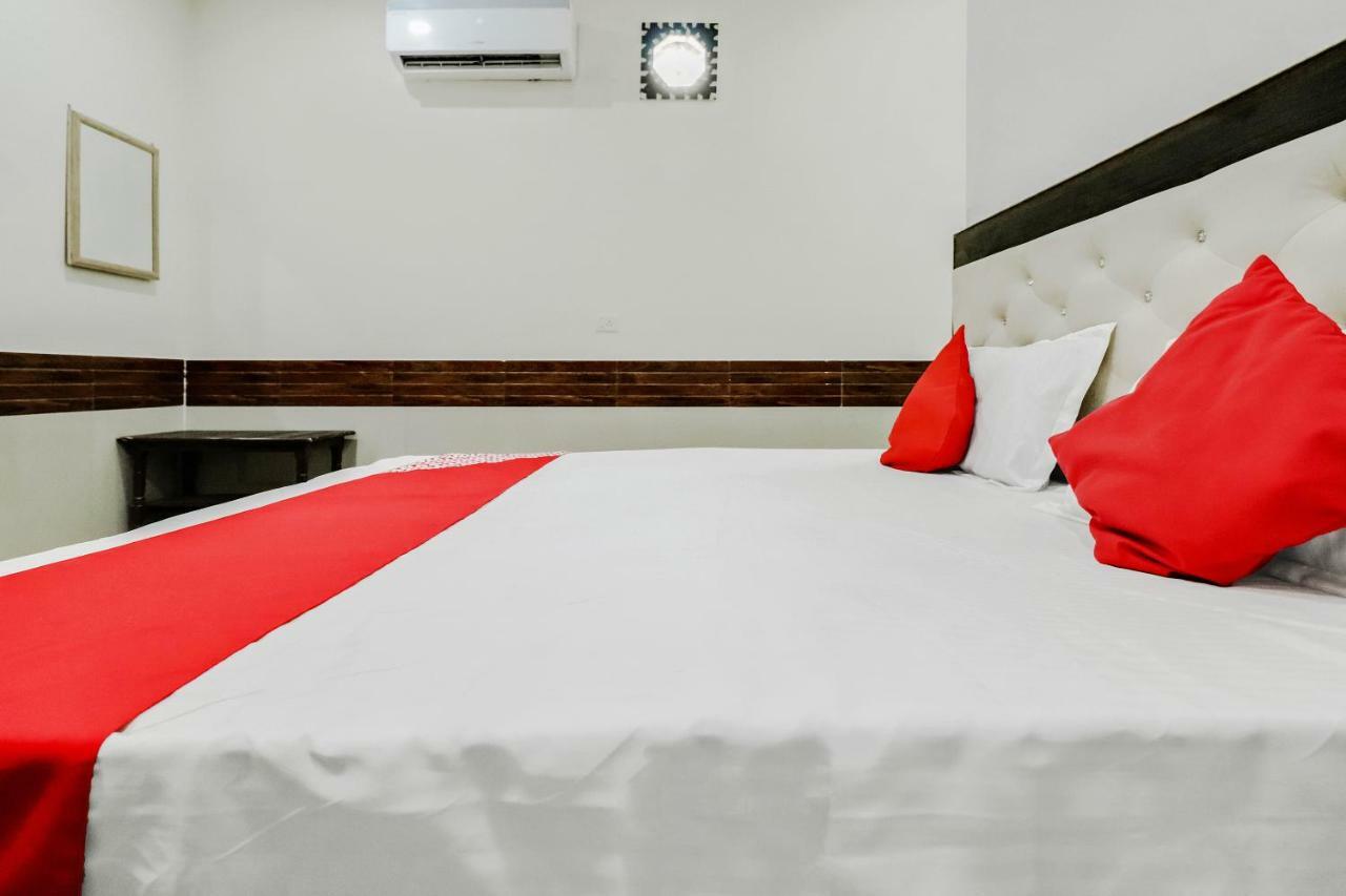 Oyo 38558 Shri Govind Dham Hotel Vrindavan