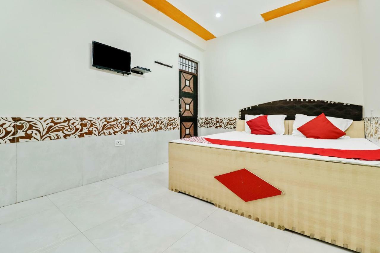 Hotel Oyo 38558 Shri Govind Dham