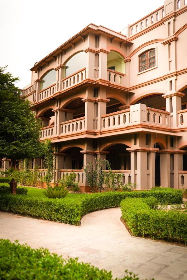 Mvt & Restaurant Hotel