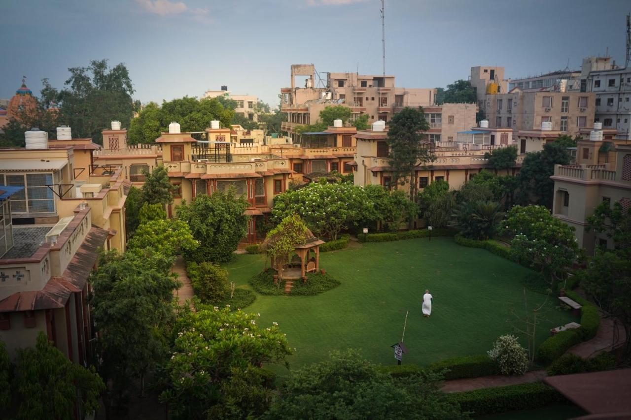 Hotel Mvt & Restaurant Vrindavan