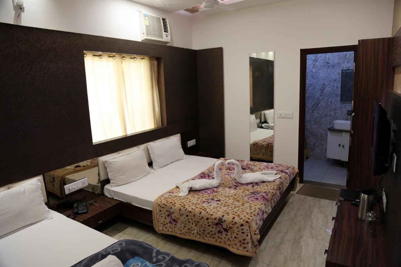 Shree Anand Dham Hotel