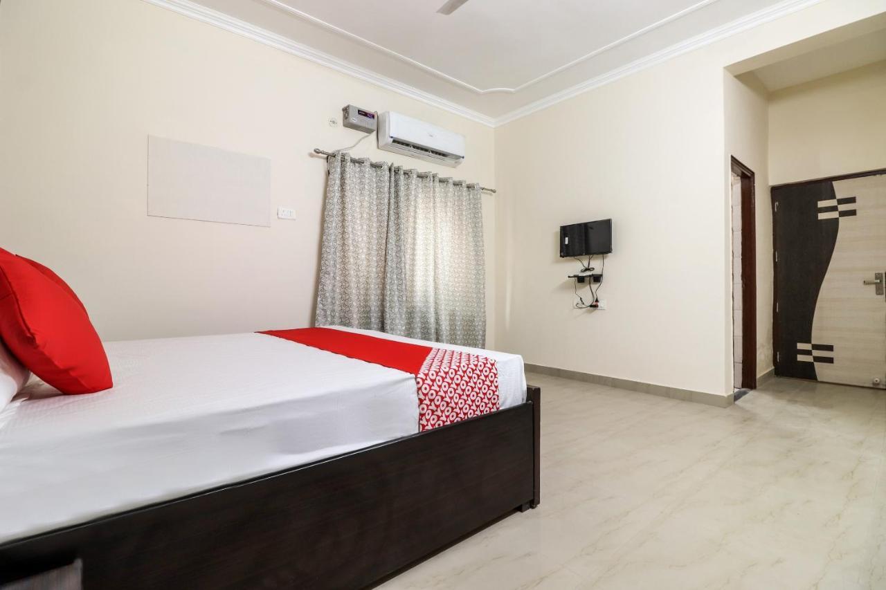 Oyo 61237 Hare Krishna Dham Hotel