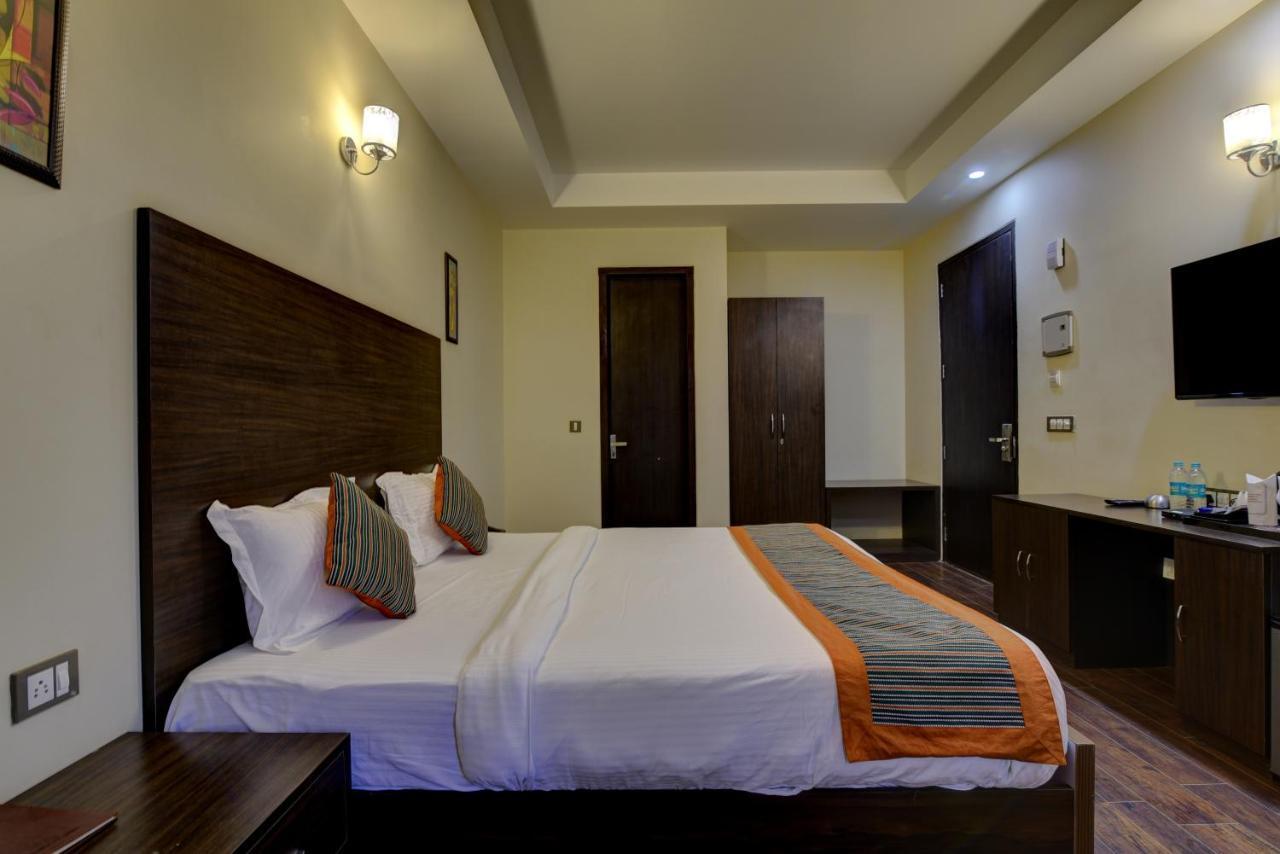 Country & 4* Vrindavan