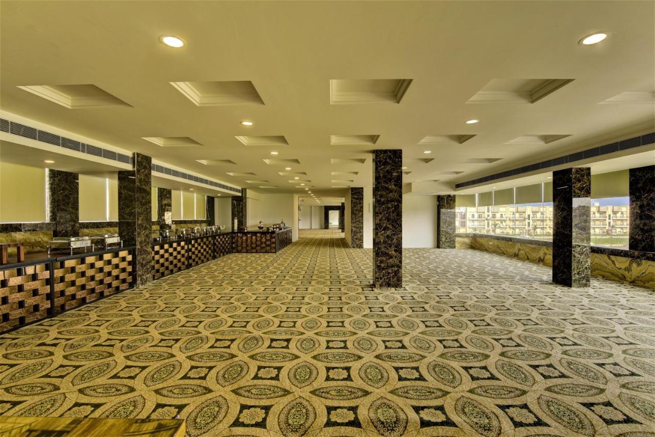 Country & Hotel