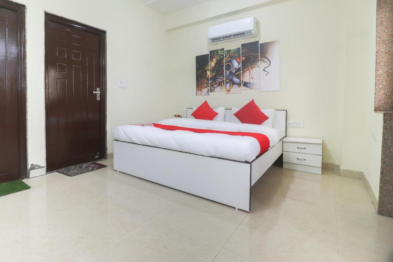 Oyo 64683 Shri Yamuna Palace 3*