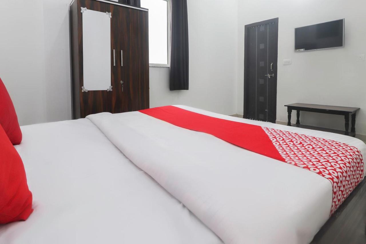 Oyo 67215 Shri Hit Radha Bhawan Hotel