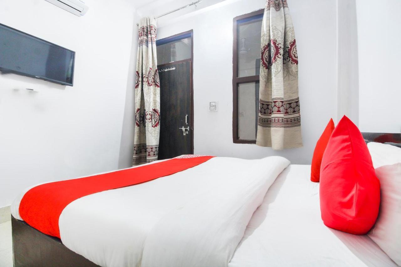 Oyo 67474 Rama Ashram 3*