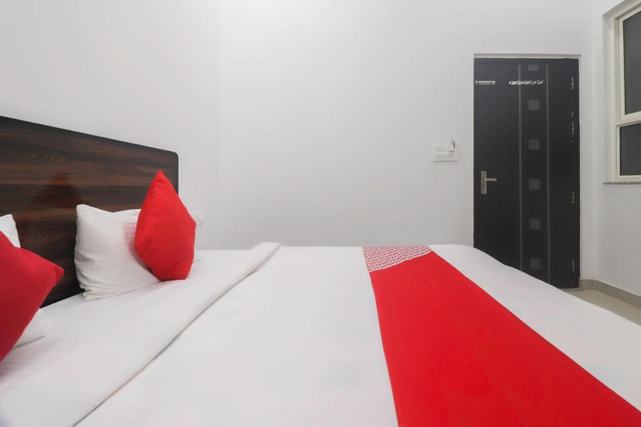 Oyo 67215 Shri Hit Radha Bhawan Hotel