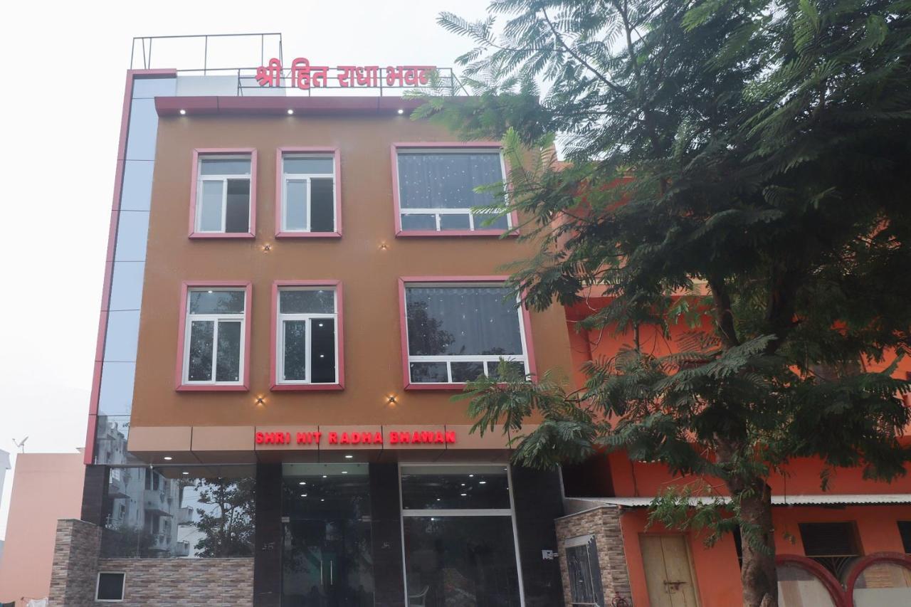 Oyo 67215 Shri Hit Radha Bhawan Hotel