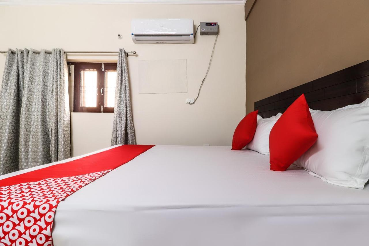 Hotel Oyo 61237 Hare Krishna Dham 3*