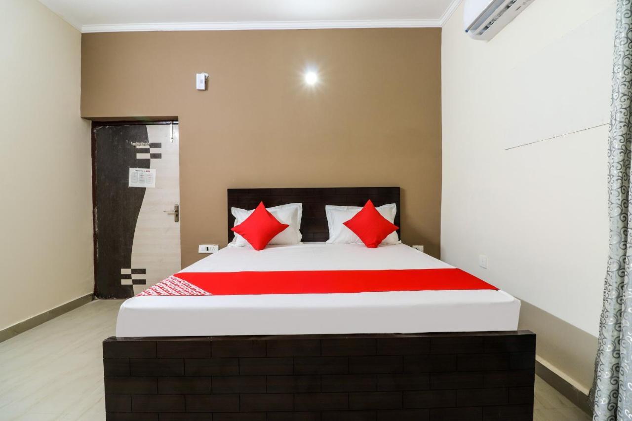 Oyo 61237 Hare Krishna Dham Hotel 3*